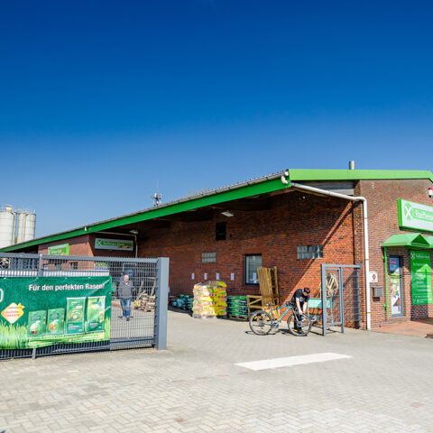 rwg-wesermarsch-standorte-jaderberg-draussen-raiffeisen-markt-eintritt