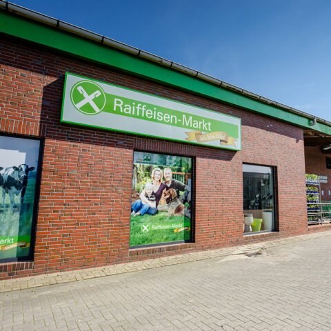 rwg-wesermarsch-standorte-jaderberg-draussen-raiffeisen-markt-seitenansicht