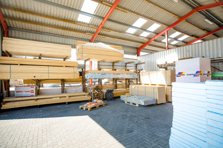 rwg-wesermarsch-baustoffhandel-innenausbau-lager-holzlatten-01